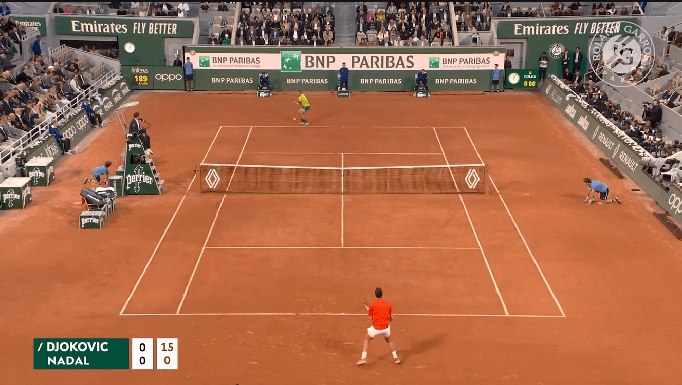 cancha de arcilla tenis - pelota amarilla